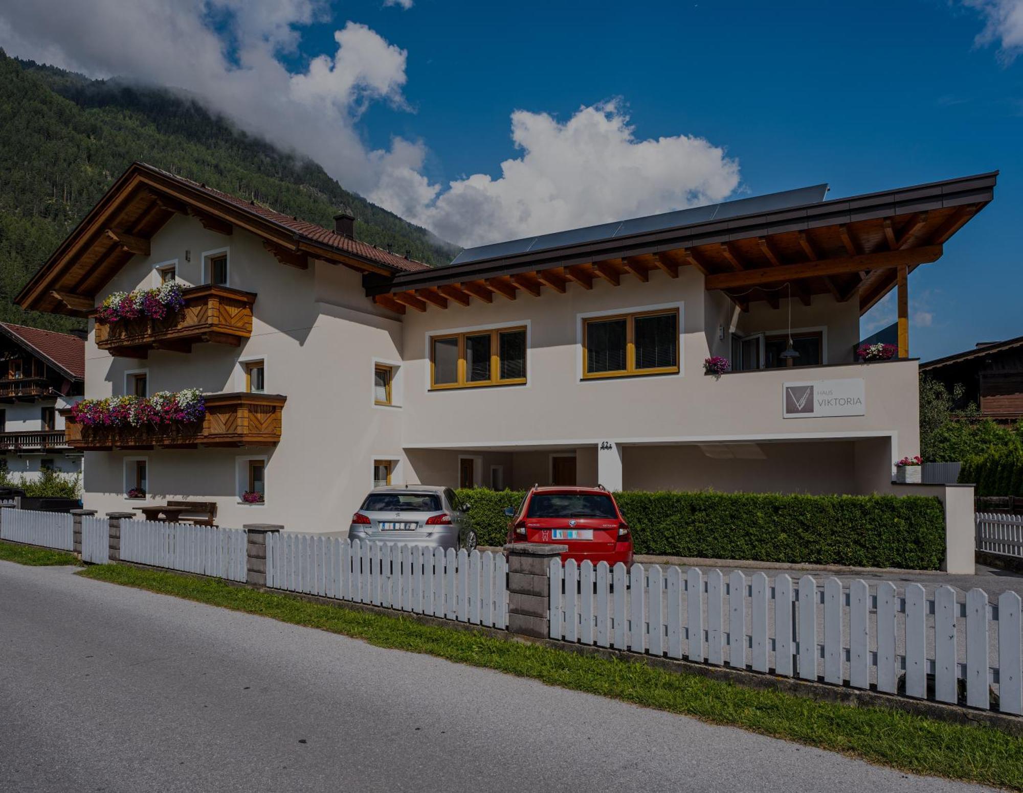 Haus Viktoria Apartment Längenfeld Екстериор снимка