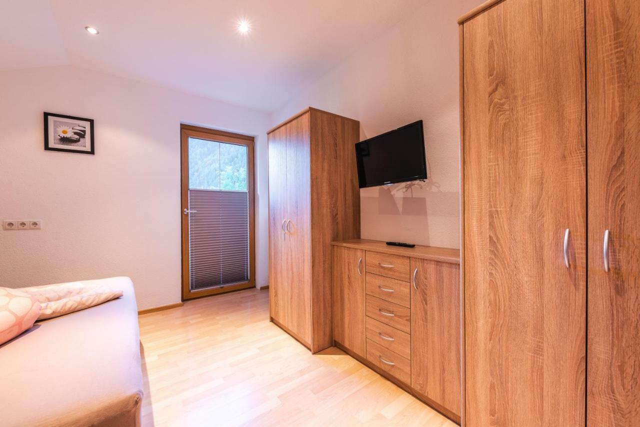 Haus Viktoria Apartment Längenfeld Екстериор снимка