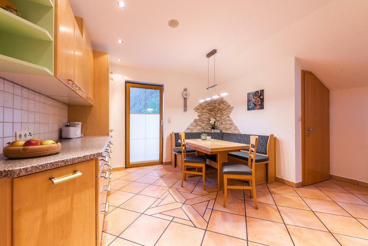 Haus Viktoria Apartment Längenfeld Екстериор снимка